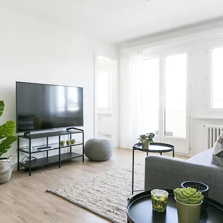 Airhosted - Centre Apartment *